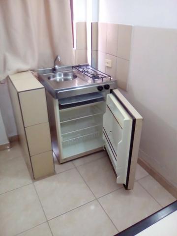 Apartamentos mobiliados em rua calma no alto da XV - Foto 4