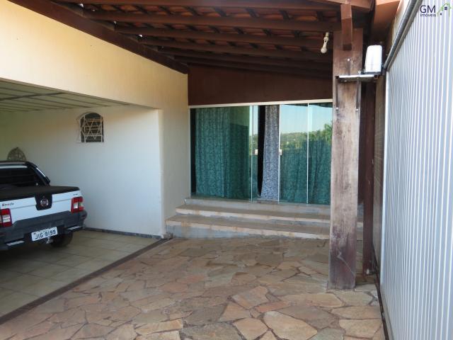 Casa a venda / condomínio recanto dos nobres / 03 quartos / churrasqueira / garagem