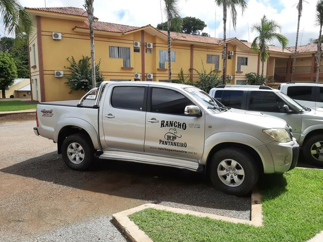 Hilux srv 2010 prata