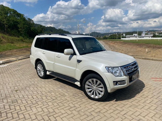 PAJERO HPE FULL 3.2 DIESEL 4X4