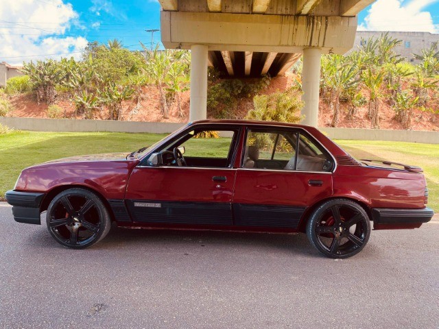 Chevrolet Monza Classic 1990