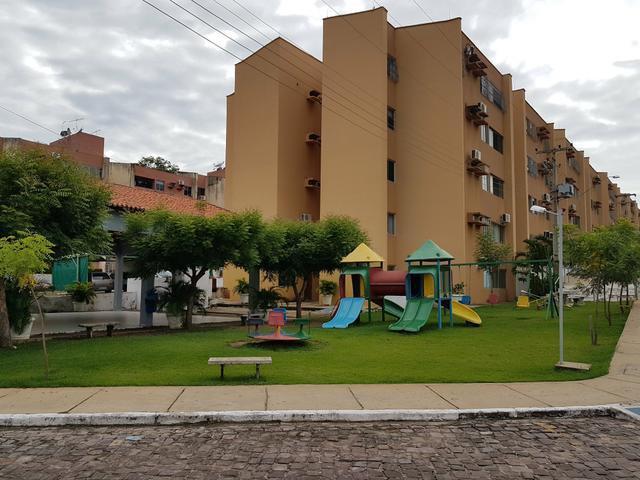 Vendo apartamento no colinas do Poty ao lado do atacadão norte contato : 86 - 99981-3031