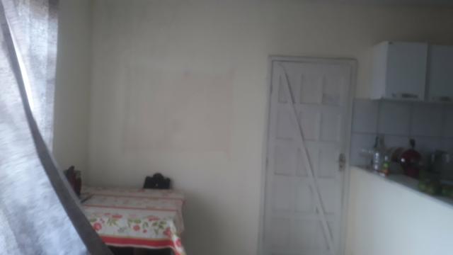 Vendo uma casa em Itacaranha bem arejada com ótima localização - Foto 5