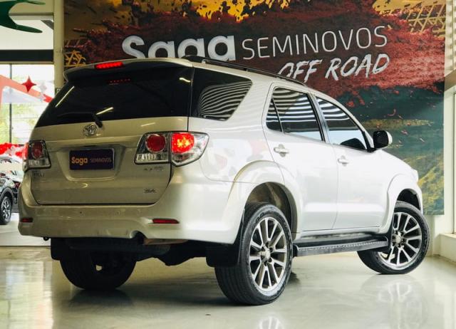 TOYOTA HILUX SW4 4X2SR - Foto 4