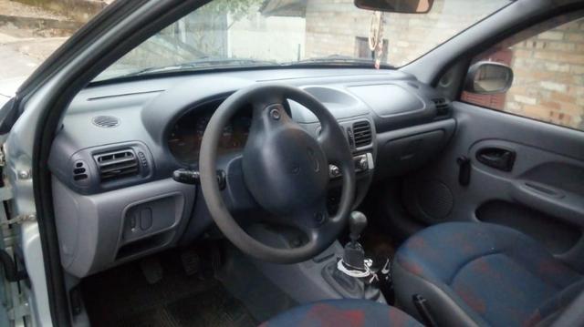 Vendo Clio RL 1.0 8V. ano 2000