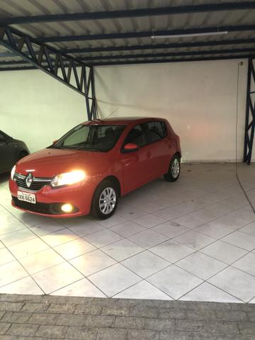 Sandero 1.0 completo