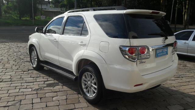 Toyota hilux sw4 srv 4x4 ano 2013 07 lugares aut valor: 130.000,00 - Foto 14