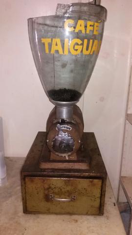 Máquina de moer café.
