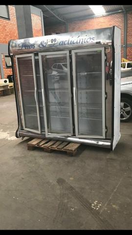 Expositor 3 Portas Refrimate Auto Serviço Refrigerado