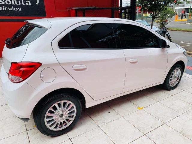 Onix 2013 lt 1.0 flex completo + kit multimídia, carro impecável !!! - Foto 7