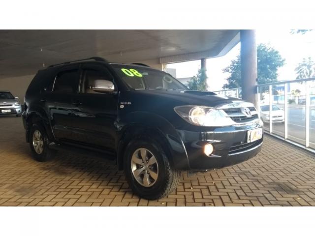 TOYOTA HILUX SW4 SRV D4-D 4X4 3.0 TDI DIES. AUT - Foto 20