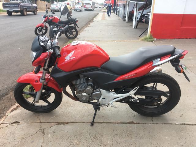 Honda CB300R * Financiamos com as melhores taxas - Foto 2