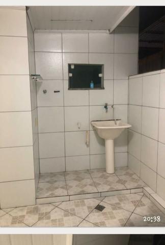 Alugo ótima casa 3 quartos - Foto 12