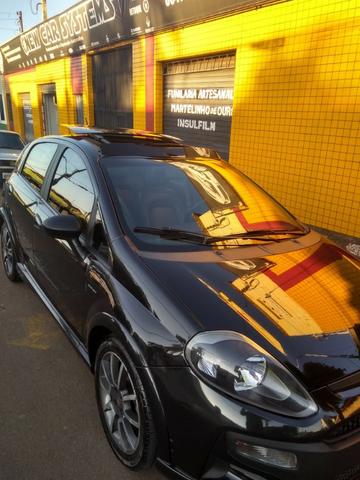 Fiat Punto BlackMotion 1.8 Flex / Automático / 5P / 2015 - Foto 2