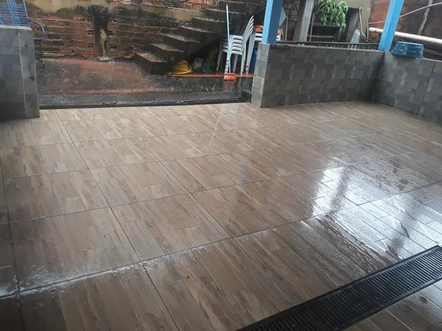 Vendo lote com casa nos fundos e construção na frente - Foto 8