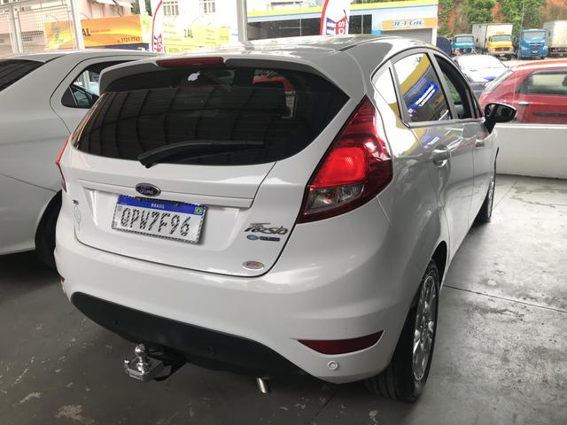 Ford New Fiesta 2017 AUTOMÁTICO 1.6 - Aceito Trocas- Carro impecável - Foto 3