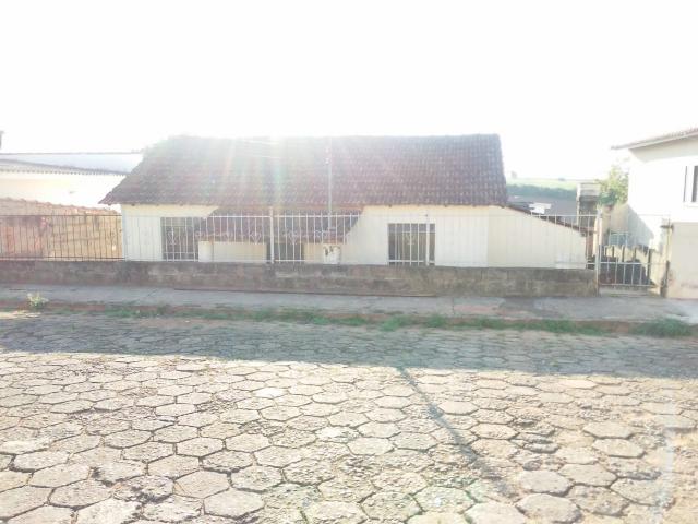 Casa para alugar com 3 dormitórios em Centro, Alterosa cod:CA00490