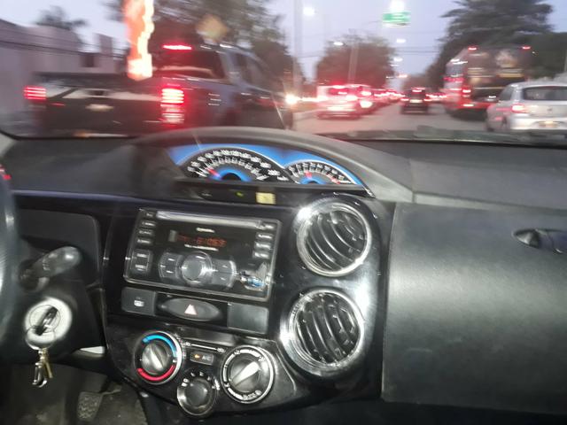 Vendo um Toyota etios 1.5 - Foto 3