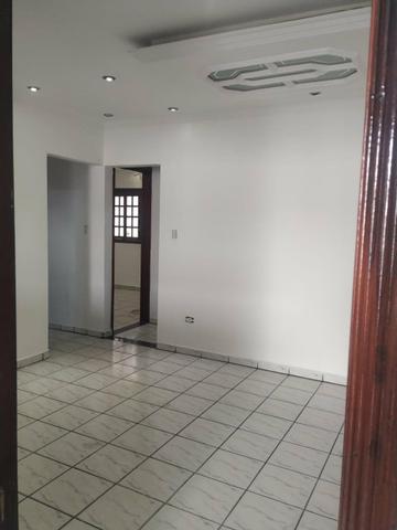 Alugo Quarto Mobiliado - Foto 4