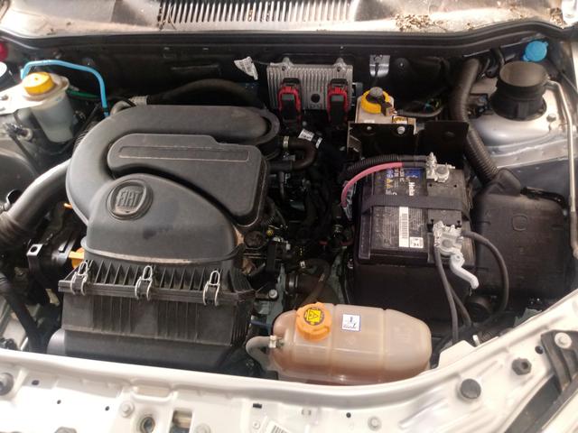 Tampa traseira fiat mobi