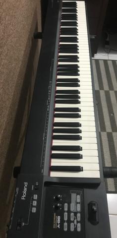 Controlador midi a-88 da roland