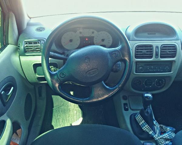 Clio Sedan 2004 1.6 16V Completo - VENDO OU TROCO POR CELTA OU PALIO - Foto 8