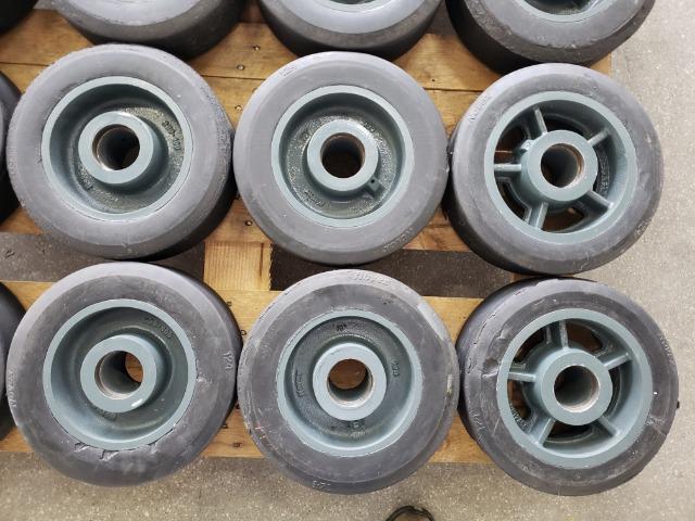Rodas 12"x 4" para 1200 kg usadas - Foto 6