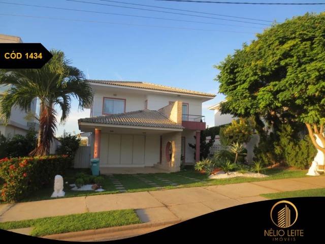 Casa em Alphaville Litoral Norte II com 5|4, 02 vagas e 216m²