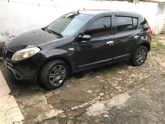 Vendo ou troco Sandero 1.6 ano 2008/2009 completo - Foto 2
