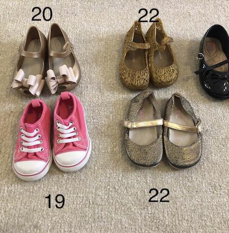 Sapato infantil 4 por R$ 50,00