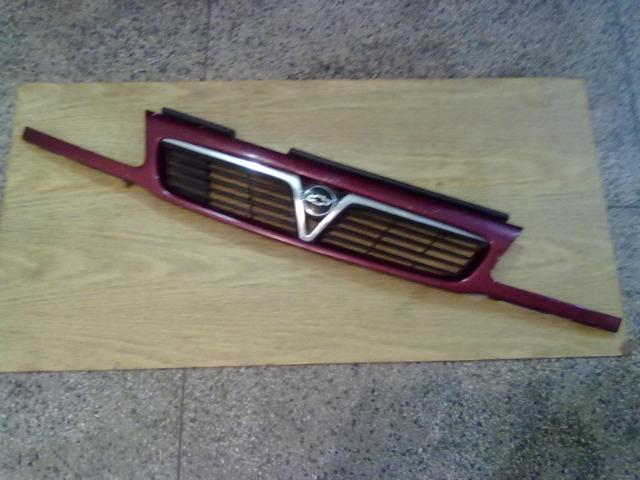 Grade dianteira do gm astra opel importado até 1997 serve para decoração de garagem