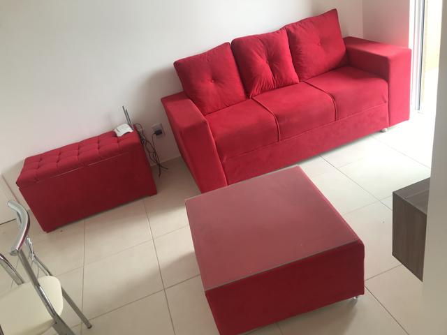 Sofá mesa de centro e puff baú 550