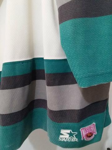 Camiseta duks das antigas várias etiquetas e bordados.muito conservada - Foto 3