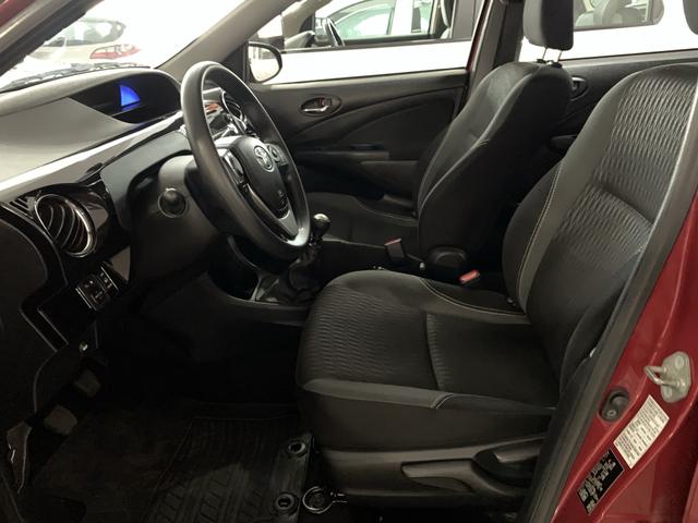 TOYOTTA Etios Hatch XS 1.5 manual - Foto 2