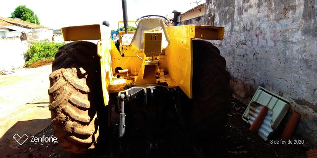 Vendo trator cbt 2100 com pá carregadeira, concha - Foto 4