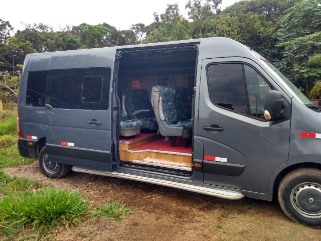 Aluguel ou locação de Van Viagens e Turismo 