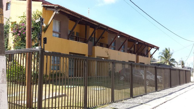 Flat beira-mar em condomínio na Praia Enseada dos Corais