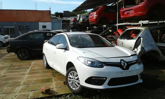 Sucata Fluence 2017 para retirada de peças