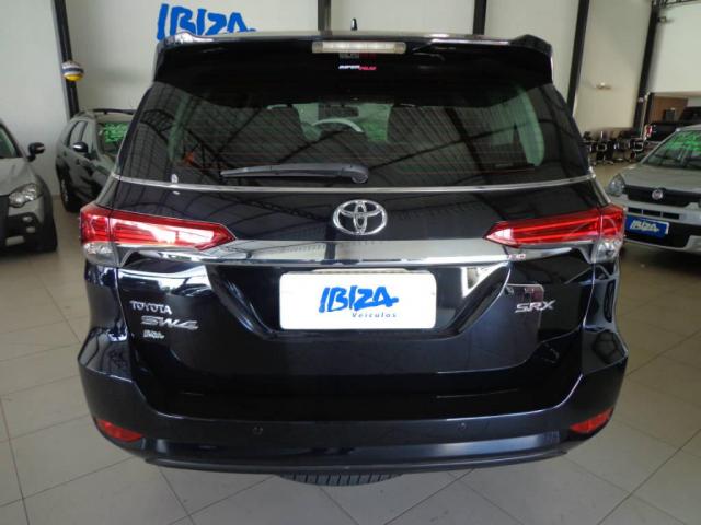 Toyota Hilux SW4 SW4 2.8 SRX AUT. 4X4 7 LUGARES - Foto 2