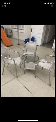 Vendo mesa e cadeiras - Foto 3