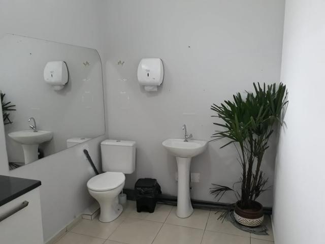 Excelente sala comercial no Pinheirinho para Cabeleireiro - Foto 8