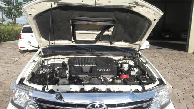 Toyota hilux sw4 srv 4x4 ano 2013 07 lugares aut valor: 130.000,00 - Foto 19