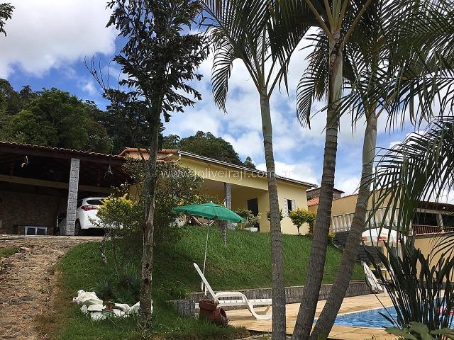 J2 - Linda granja com piscina, casa e quintal - Ribeirão do Carmo