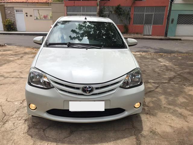 Etios bem novinho