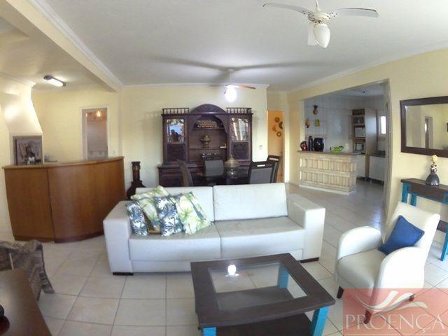 Excelente Casa Terreá, Apenas 02 quadras do Mar, próximo de Tudo - Foto 2