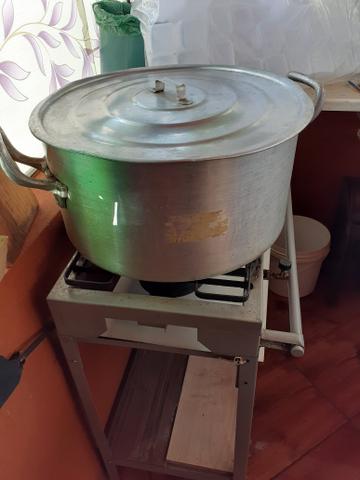 Vendo urgente um fogão industrial, uma panela grande - Foto 2