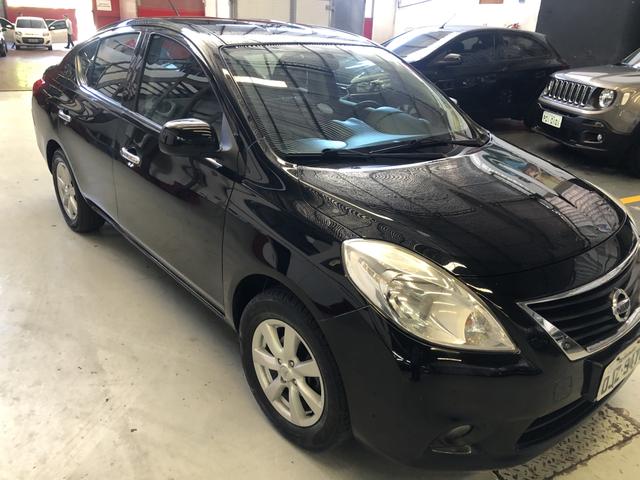 Nissan Versa SL 1.6 2014 - Foto 3