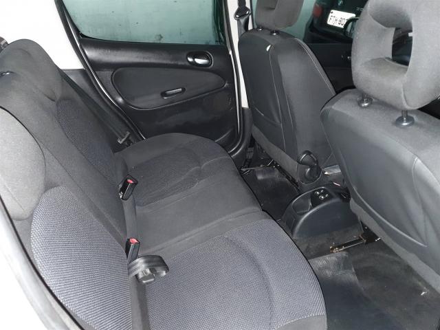 PEUGEOT 207 2010/2011 1.6 XS PASSION 16V FLEX 4P MANUAL - Foto 9
