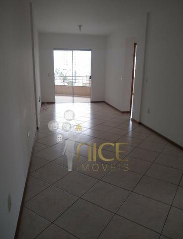 Amplo apartamento com 01 suíte + 01 dormitório no centro de Itajaí
