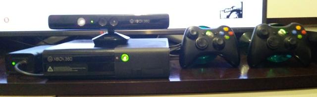 Xbox 360 + Kinect + 02 controle + Jogo - Foto 2